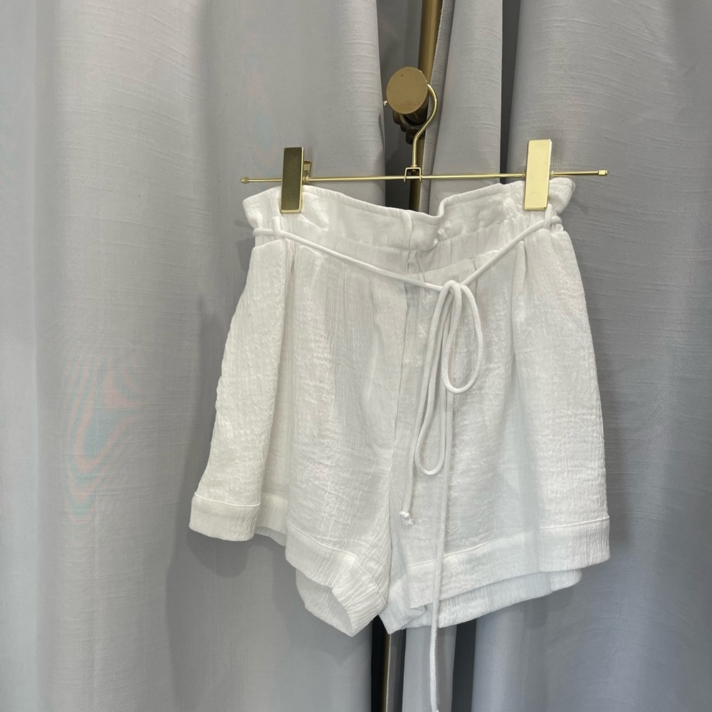 NWT Women’s The HandLoom LA white shorts